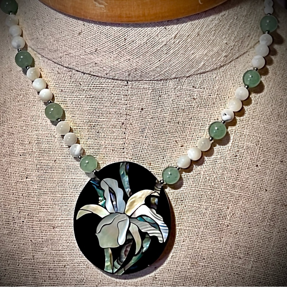 Designer Necklace Iris Flower Lee Sands Abalone Shell Stone Bead Jewelry Pendant